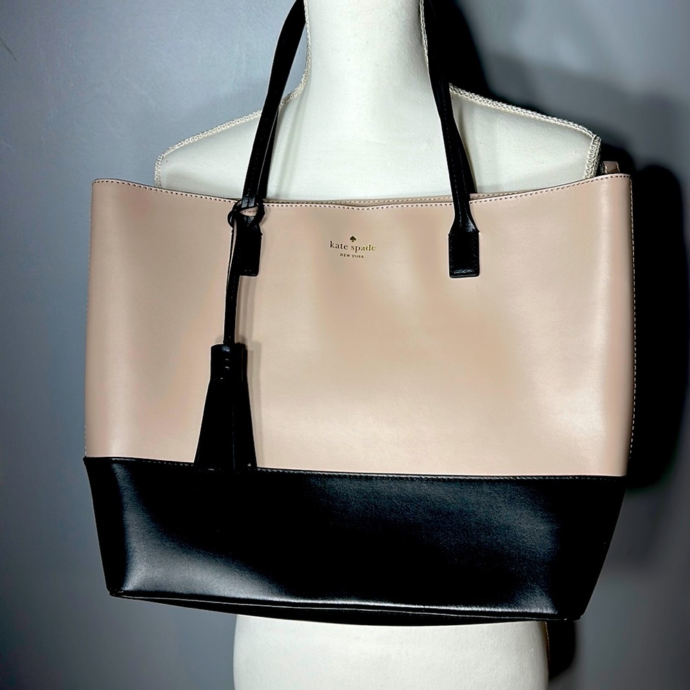Like new Kate Spade tote bag, tan and black. Large size
